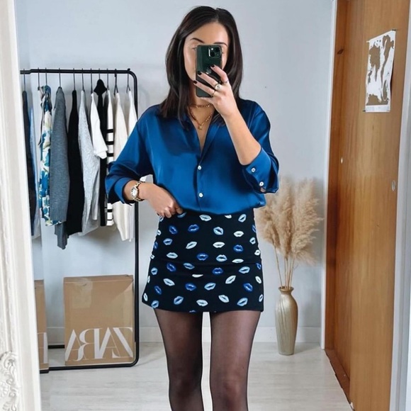 Size Small | Zara | Lip Print Mini Skirt - Picture 6 of 16